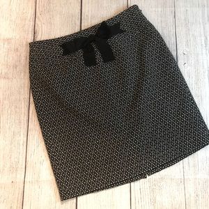 Loft Black and White Bow Skirt Size 6